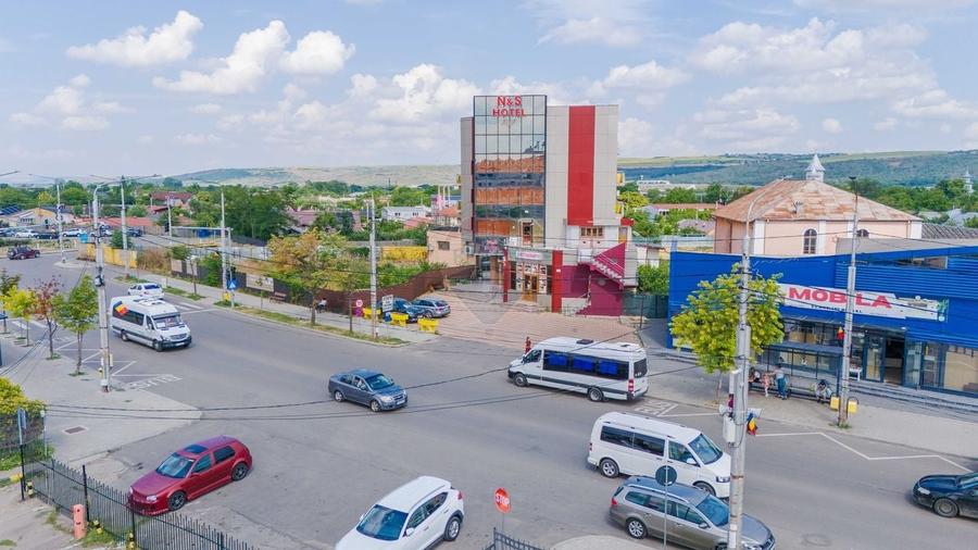 Hotel/Pensiune, de 1,855 mp, în Central