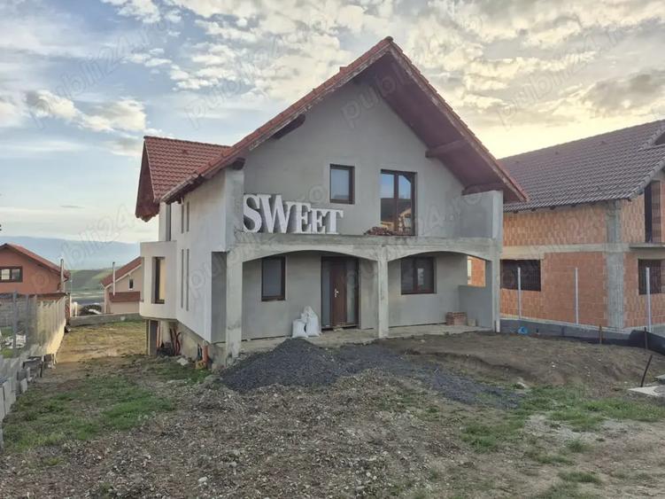 Casă cu 6 camere cu Teren 500 Mp în Șura Mare