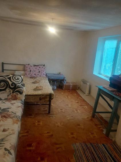 Casă cu 3 camere cu Teren 874 Mp în Novaci