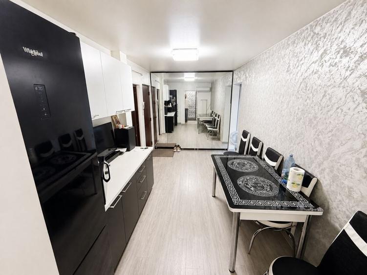 Apartament cu 2 camere decomandat în Rovine