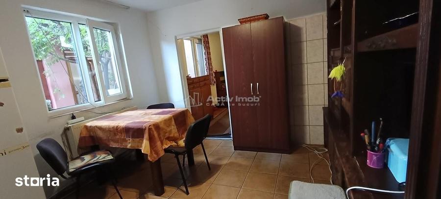 Casă cu 8 camere cu Teren 232 Mp în Ferentari