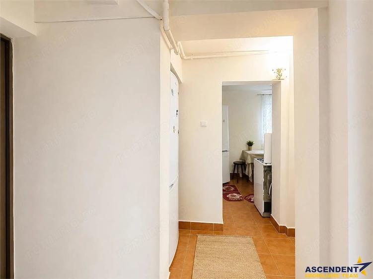 Apartament cu 2 camere decomandat în Rovinari
