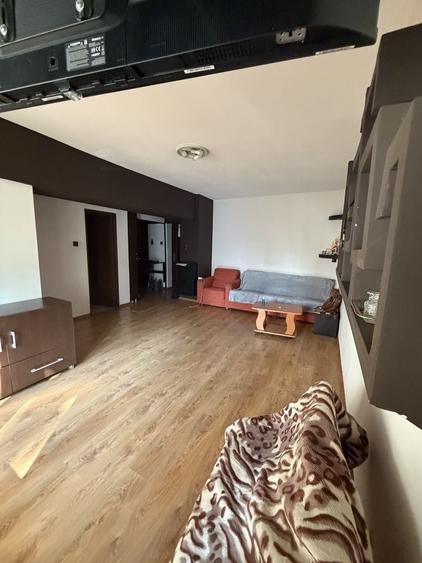 Apartament cu 2 camere semidecomandat în Republicii