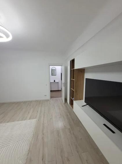 Apartament cu 2 camere decomandat, mobilat în P-ța Alba Iulia