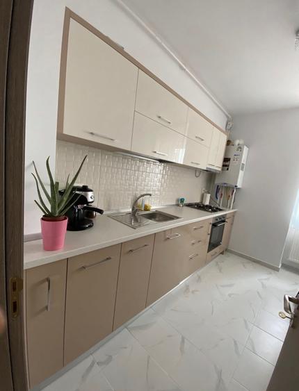 Apartament cu 2 camere decomandat în Păcii