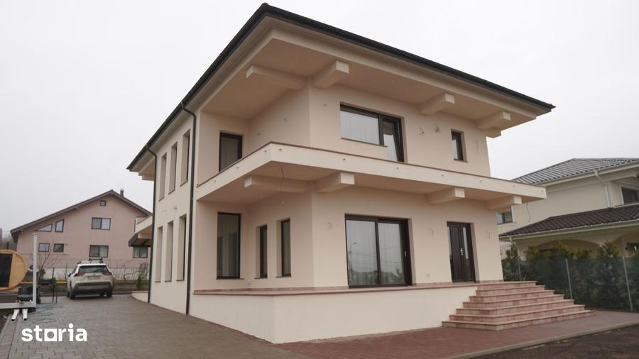 Casă cu 4 camere cu Teren 1080 Mp în Șcheia