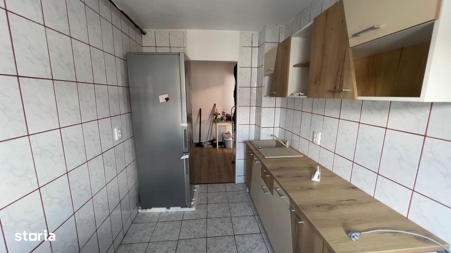 Apartament cu 2 camere decomandat în Petros