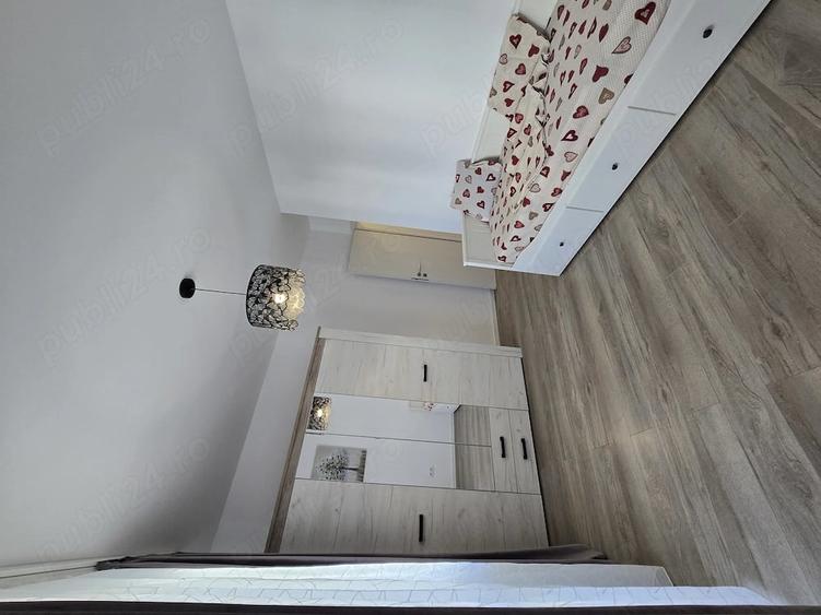 Apartament cu 3 camere decomandat în Exterior Vest