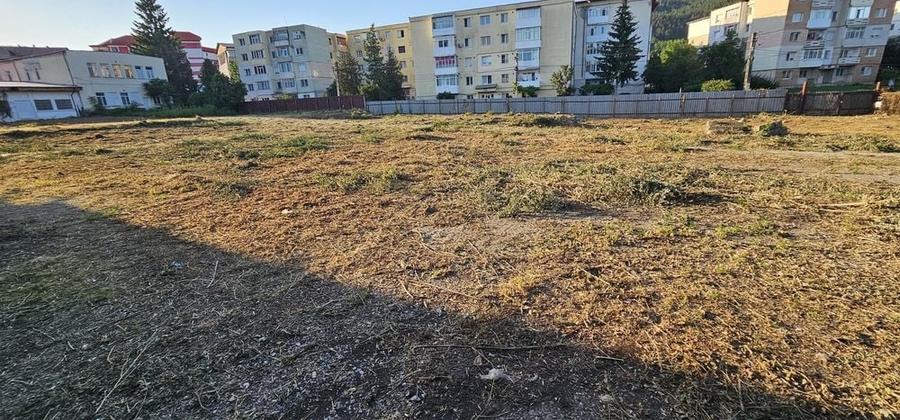 Spațiu comercial, în Ultracentral