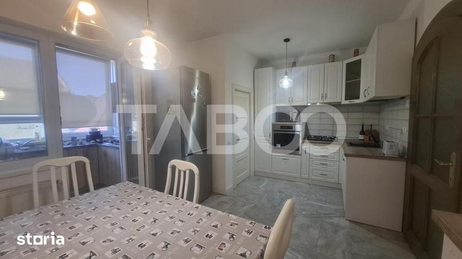 Apartament cu 4 camere decomandat în Central