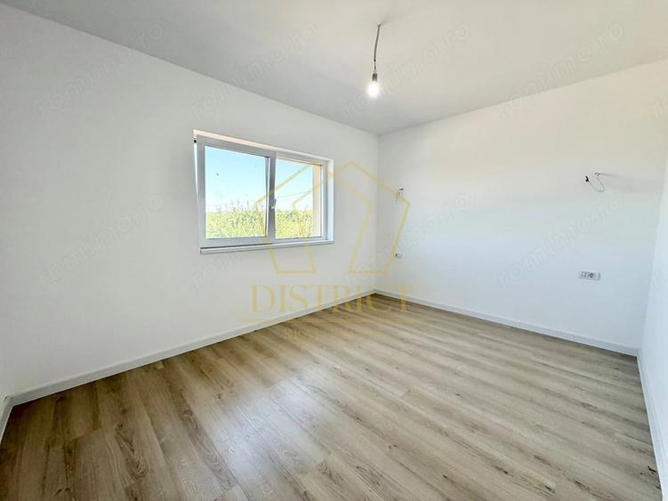 Casă cu 5 camere cu Teren 470 Mp în Ghiroda