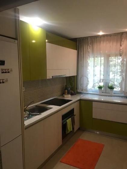 Apartament cu 3 camere decomandat în Panduri
