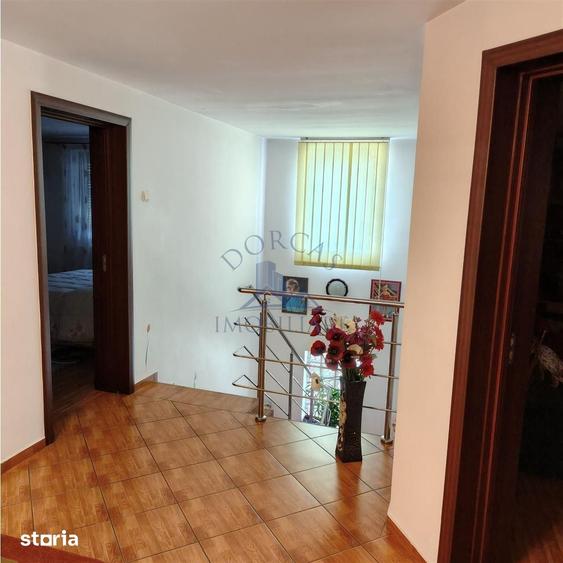 Casă cu 9 camere cu Teren 741 Mp în Central