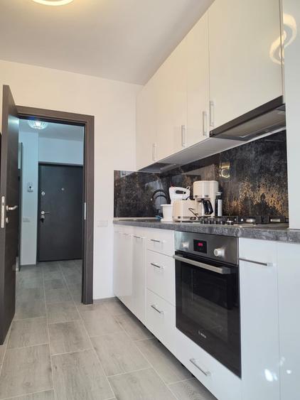 Apartament cu 2 camere semidecomandat în 1 Decembrie