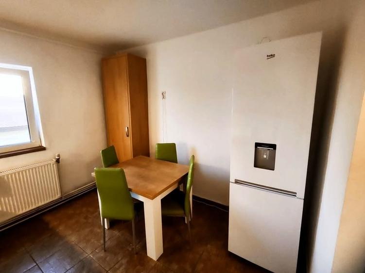 Apartament cu 2 camere semidecomandat, mobilat în Lipovei