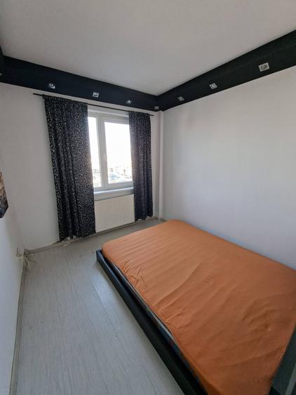 Apartament cu 2 camere semidecomandat, mobilat în Bună Ziua