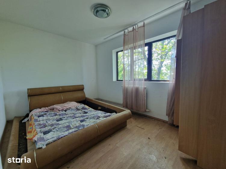 Casă cu 4 camere cu Teren 200 Mp în Sud