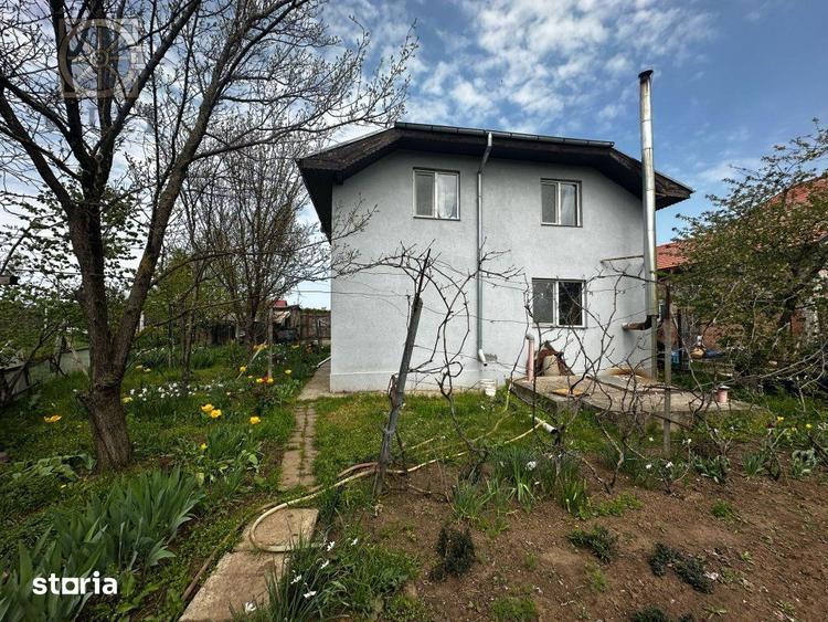 Casă cu 5 camere cu Canalizare în Frumușani