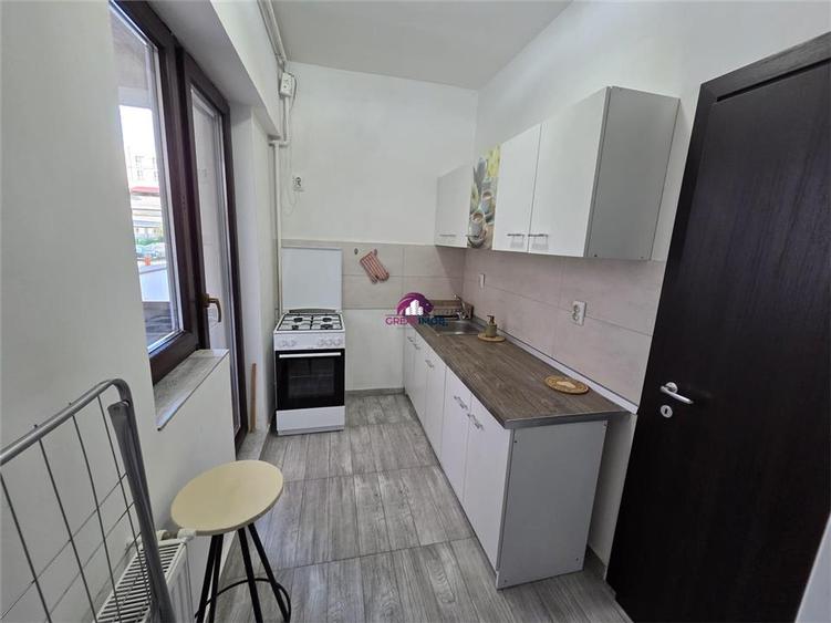 Apartament cu 2 camere semidecomandat, mobilat în Gorjului
