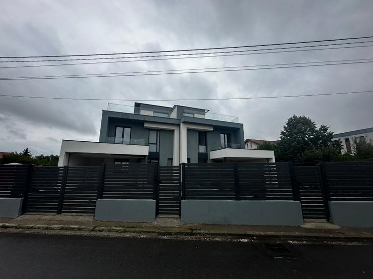 Casă cu 4 camere cu Canalizare în Central