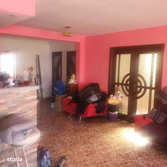 Casă cu 4 camere cu Teren 180 Mp în Central