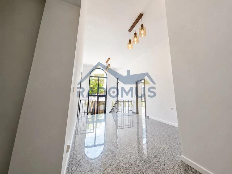 Casă cu 10 camere cu Teren 232 Mp în Ultracentral