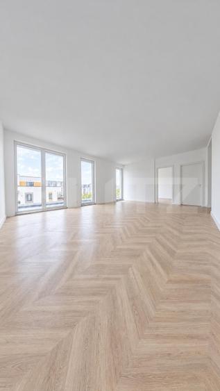 Penthouse cu 3 camere decomandat în Tractorul