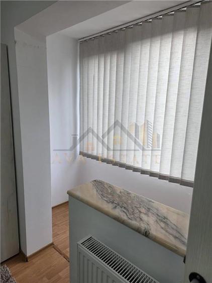 Apartament cu 3 camere semidecomandat, mobilat în Circumvalațiunii