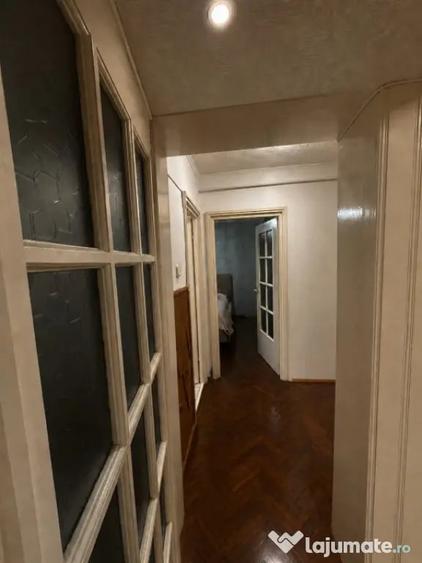 Apartament cu 2 camere decomandat în Titulescu