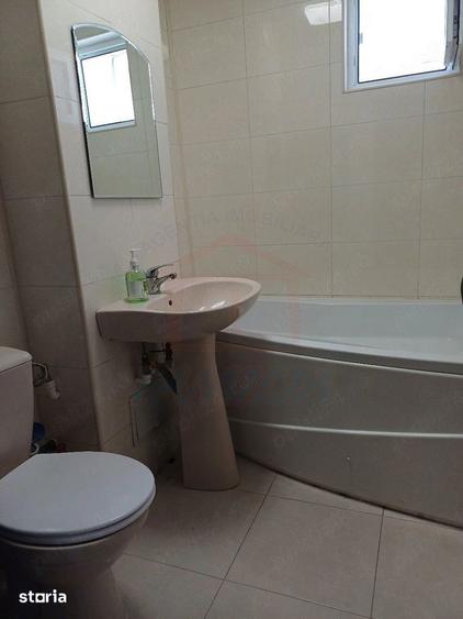 Apartament cu 2 camere decomandat, mobilat în Micro 20