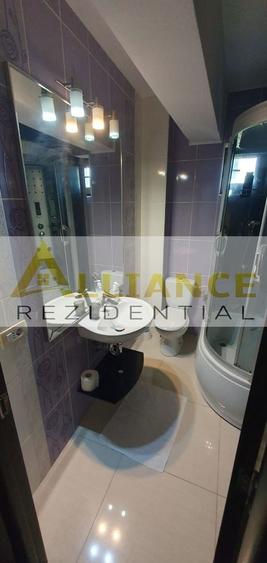 Apartament cu 5 camere decomandat, mobilat în Central