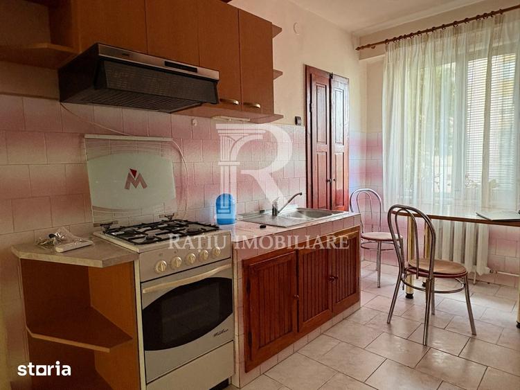 Apartament cu 3 camere semidecomandat în Cantemir