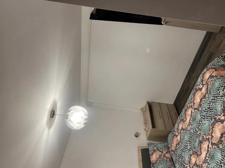 Apartament cu 3 camere decomandat în Prundu