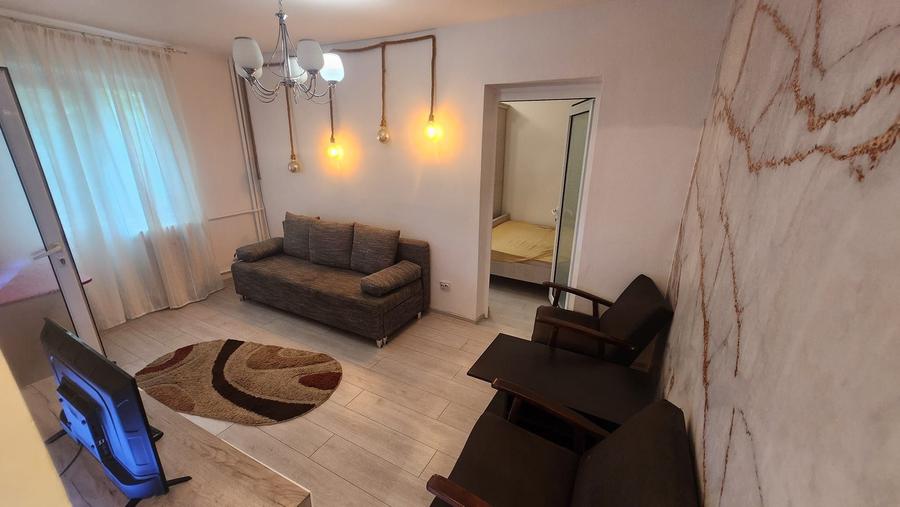 Apartament cu 2 camere în Podu Roș