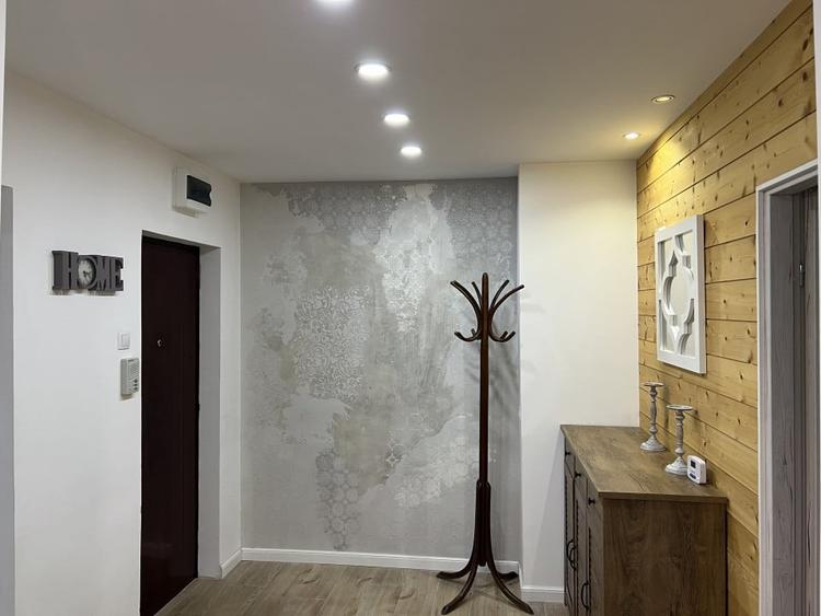 Apartament cu 2 camere decomandat, mobilat în Central