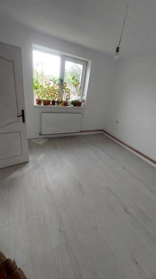 Casă cu 4 camere în Șimian