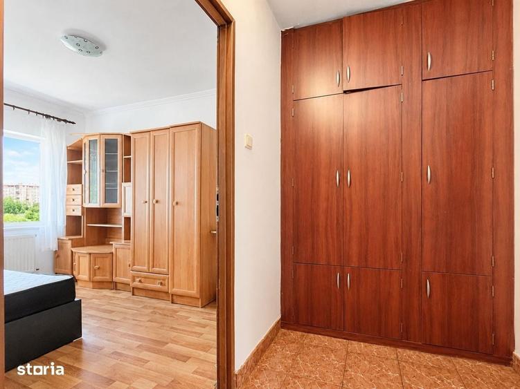 Apartament cu 3 camere decomandat în Lipovei