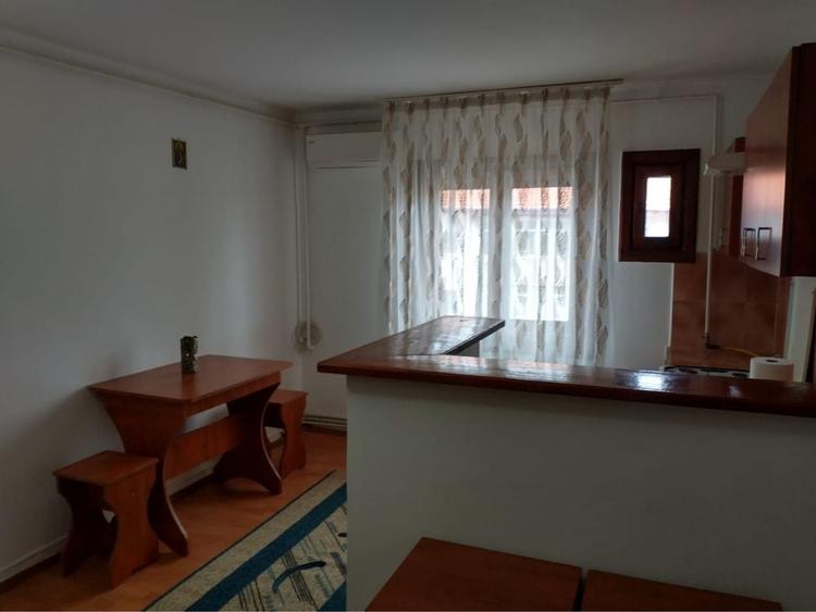 Apartament cu 2 camere decomandat în Exterior Vest