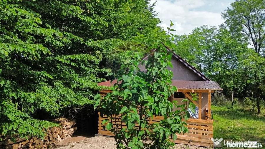 Casă cu 2 camere cu Teren 450 Mp în Remetea Chioarului