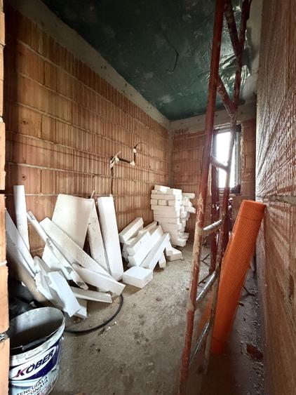 Duplex cu 5 camere cu Canalizare în Chișoda