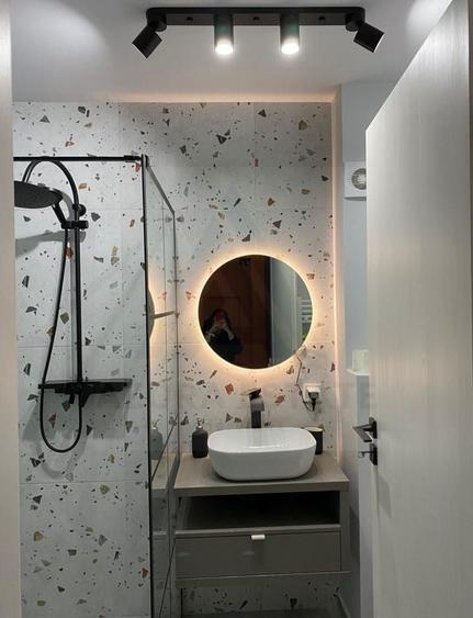 Apartament cu 3 camere decomandat, mobilat în Central