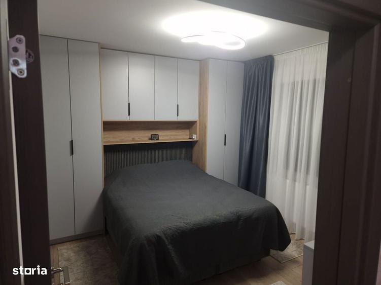 Apartament cu 3 camere în Cremenari