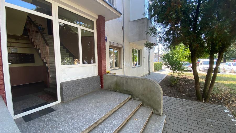 Apartament cu 2 camere semidecomandat în Central