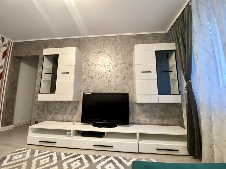 Apartament cu 4 camere semidecomandat, mobilat în Drumul Taberei