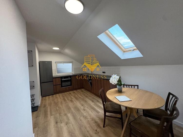 Apartament cu 3 camere semidecomandat, mobilat în Între Lacuri
