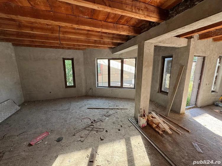Casă cu Teren 500 Mp în Ostrovu Corbului
