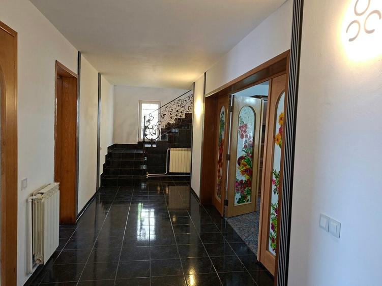 Casă individuală cu 6 camere cu Teren 934 Mp în Otopeni