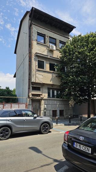 Casă individuală cu 10 camere cu Canalizare în Matei Voievod