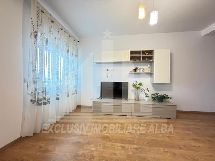 Apartament cu 3 camere, mobilat în Cetate