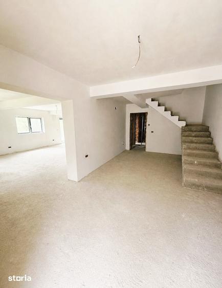 Casă cu 4 camere cu Teren 610 Mp în Bârnova